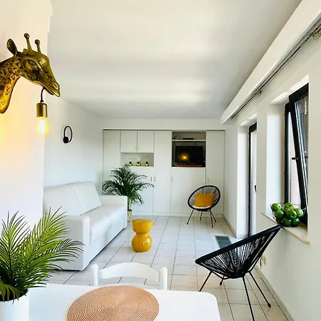 Square - Zonrijke - Zuidgericht Balkon - Dichtbij Appartement *