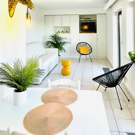 Square - Zonrijke - Zuidgericht Balkon - Dichtbij Middelkerke