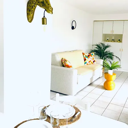 Square - Zonrijke - Zuidgericht Balkon - Dichtbij Middelkerke