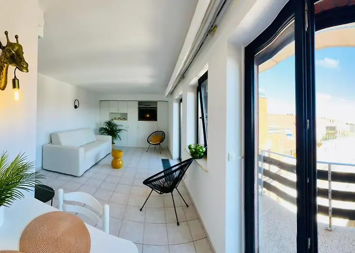 Square - Zonrijke - Zuidgericht Balkon - Dichtbij Middelkerke